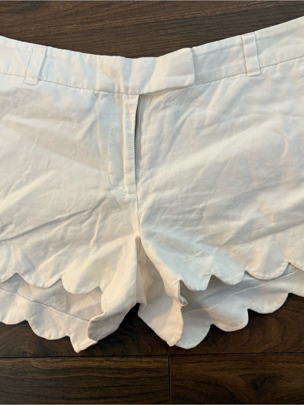 Women’s Scallop Hem White Shorts